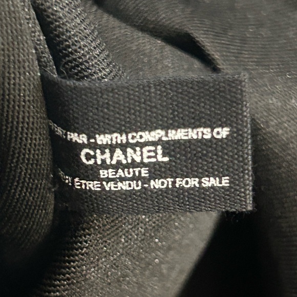 CHANEL Black Quilted Case laptop case Plus LV blush trunks and bags Keychain - Picture 8 of 14